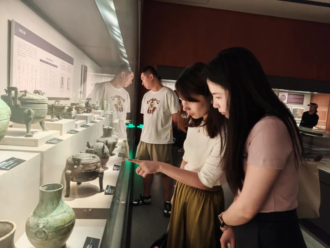 青铜器.jpg 青铜器.jpg